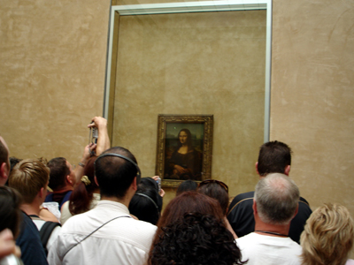 Crowd around Mona Lisa